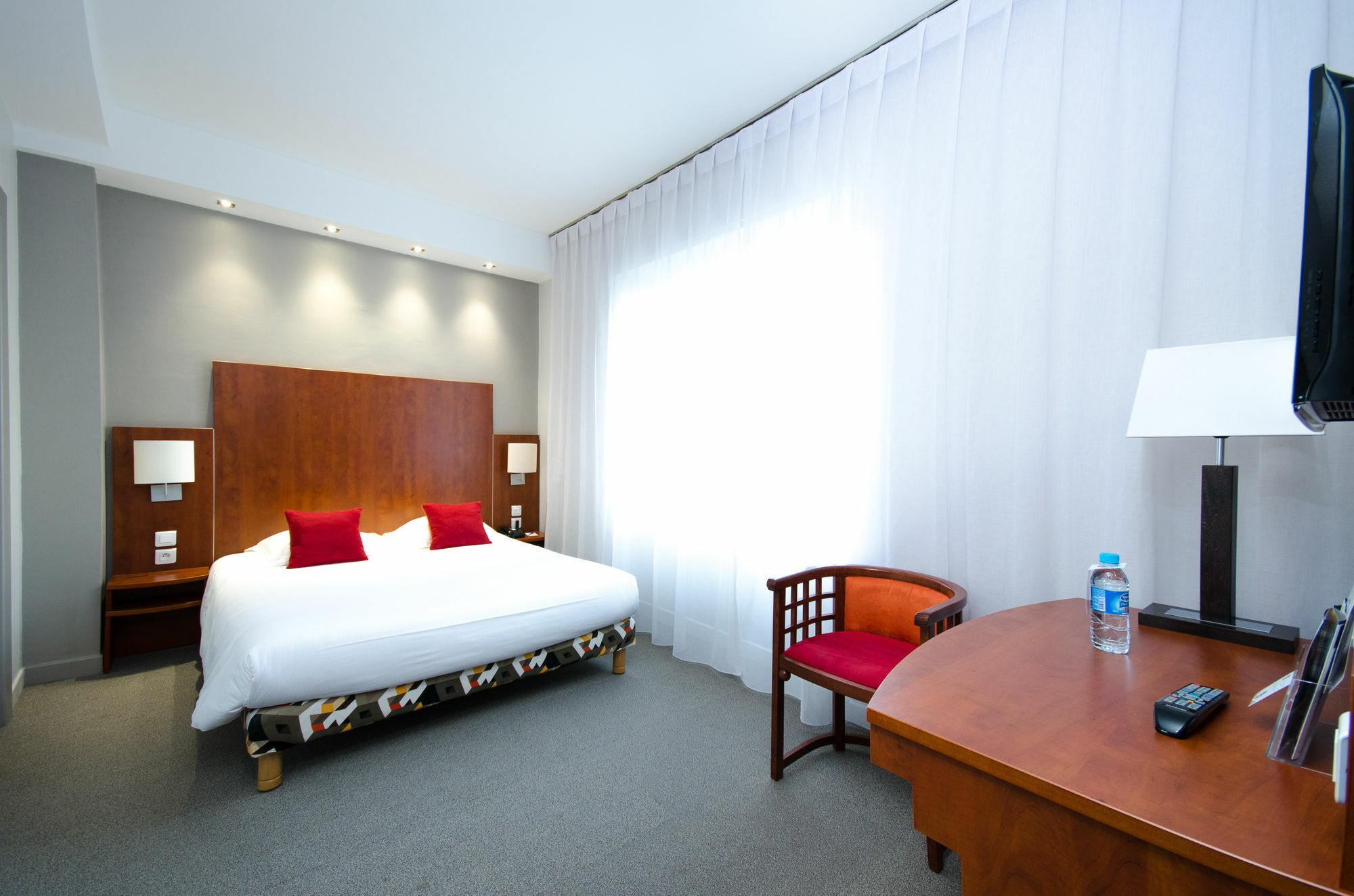 Western Plaisance Hotel 3*
